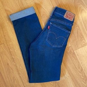 Levi’s 314 Shaping Straight Jean size 26